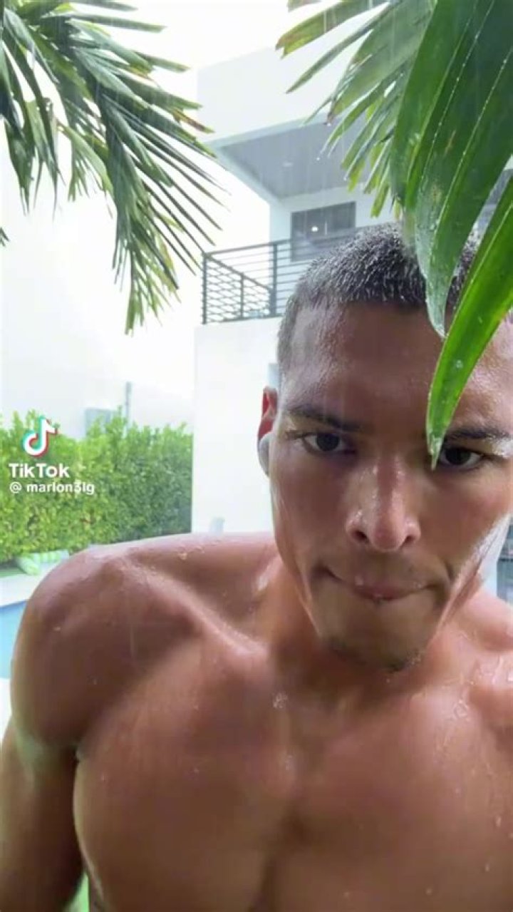 Meet Yissra Tiktok: 2200 Bruva aka Brother Tiktok Age – How Old Is She?