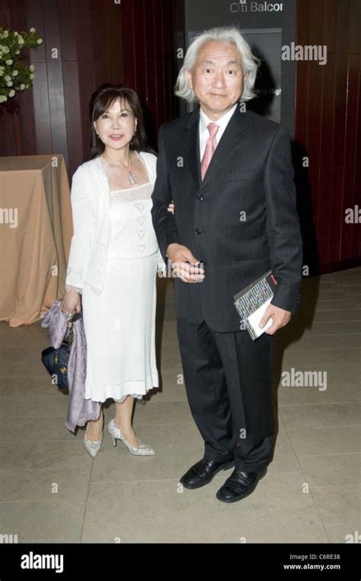 Michio Kaku’s Net Worth, Age, Height, Weight, Wife, Kids, Bio-Wiki