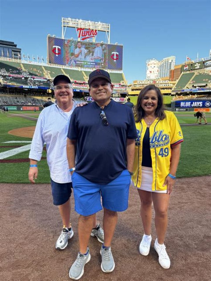 Mike Augustyniak (Meteorologist) Bio, Wiki, Age, Spouse, Net Worth, Height, Family and WCCO