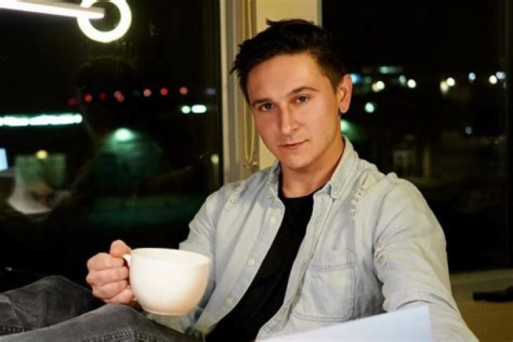 Mitchel Musso Net Worth: Details About Married, Wife, Movies, Instagram - SarkariResult