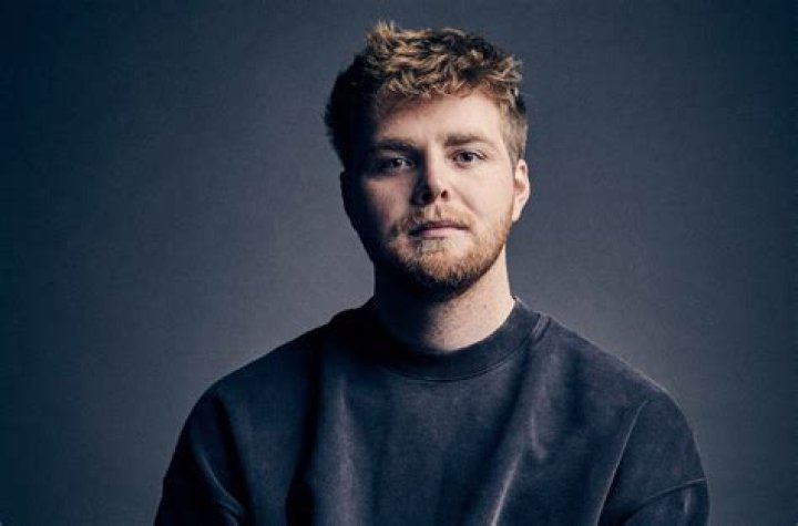 Mitchell Warren Height, Weight, Net Worth, Age, Birthday, Wikipedia, Who, Nationality, Biography