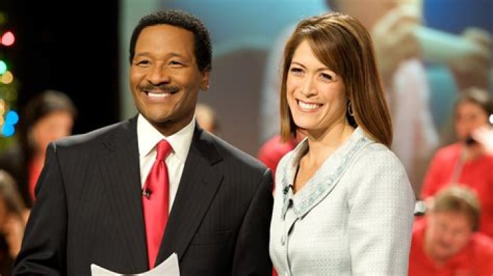 Molly Shen Bio, Wiki, Age, Height, Husband, Salary, KOMO 4, Surgery, and Net worth