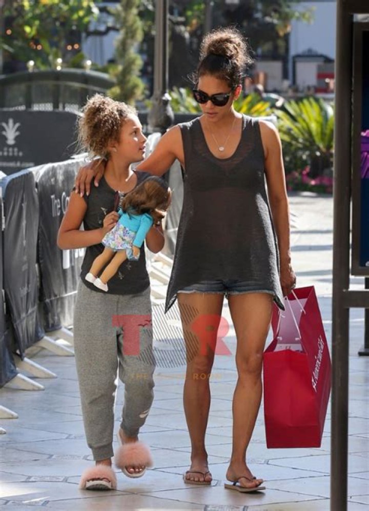 Nahla Ariela Aubry (Halle Berry’s Daughter) Bio, Wiki, Age, Parents, Brother and Height