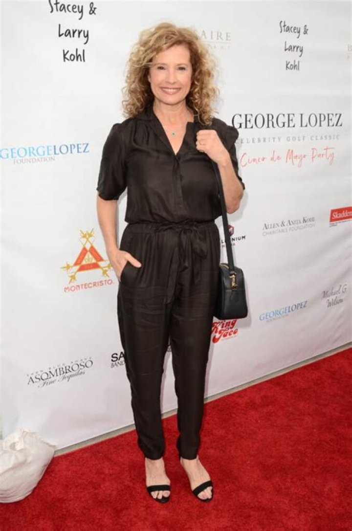 Nancy Travis Height, Weight, Measurements, Bra Size, Shoe Size