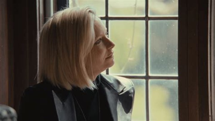 
Naomi Pierce Family In Succession Is Loosely Based On Many Real Families 