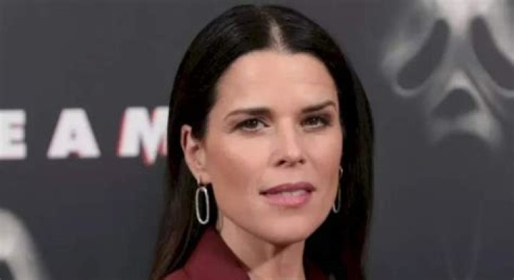 Neve Campbell Height, Weight, Measurements, Bra Size, Shoe Size
