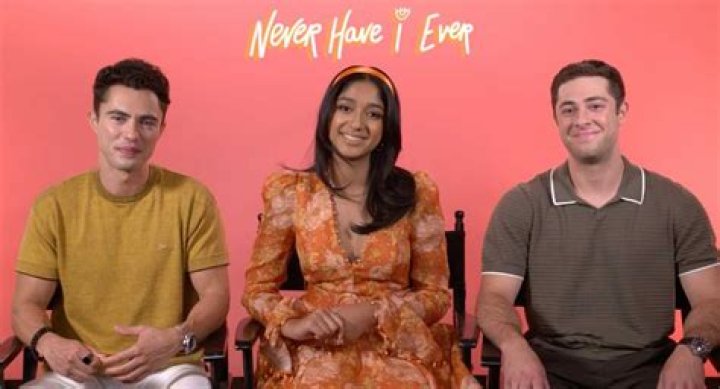 
‘Never Have I Ever’: Maitreyi Ramakrishnan and Mindy Kaling on Why Season 3 Is All About Team Devi 