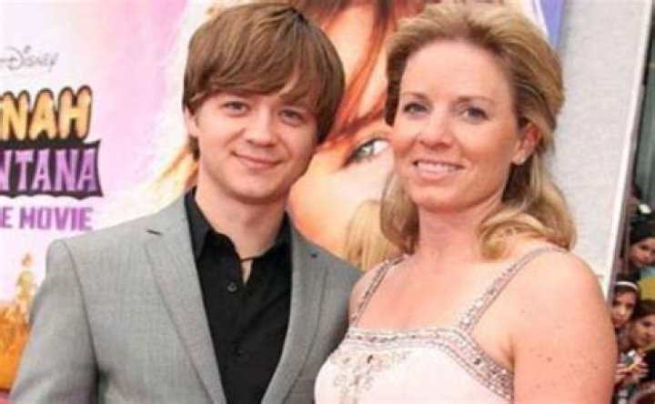 Noah Earles Daughter Of Jason Earles; See Pictures Age Facts