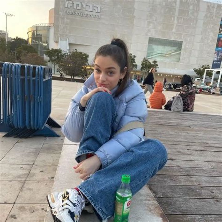 Odeya Rush Bio, Age, Height, Family, Boyfriend, Bikini, Movies, Instagram