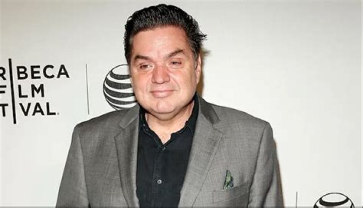 Oliver Platt Net Worth: Details About Height, and, Movies, TV, Wife, Shows - SarkariResult