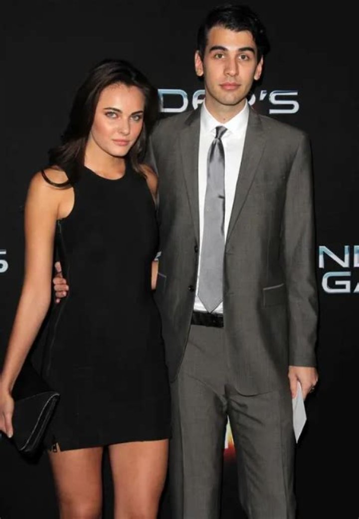 Olivia Simmons Height, Weight, Net Worth, Age, Birthday, Wikipedia, Who, Nationality, Biography