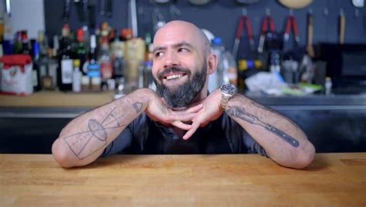 Paolo Nutini: Girlfriend, net worth, tattoos, smoking & body facts