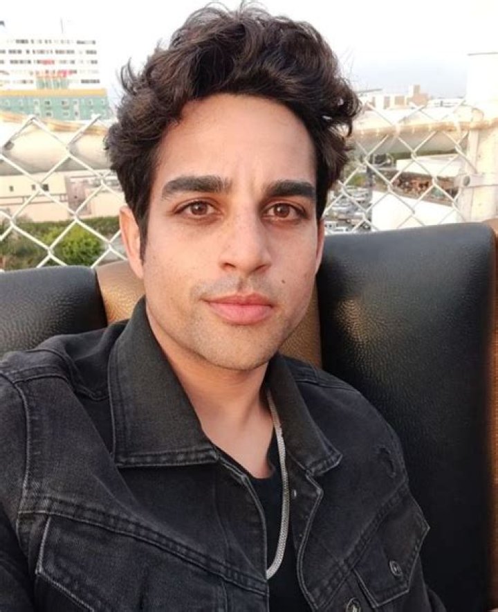 Paras Patel Net Worth, Wiki, Parents, Ethnicity, Religion, Bio, Age, Nationality, Family And More - SarkariResult