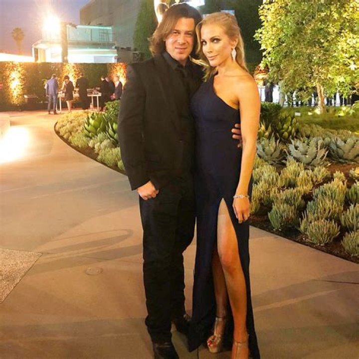 Patrick Kane: Girlfriend, net worth, tattoos, smoking & body facts