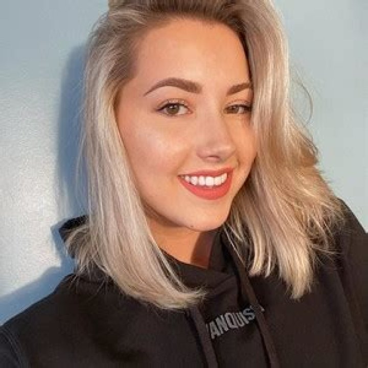 Pineapplebrat (Instagram Star) Wiki, Biography, Age, Height, Weight, Boyfriend, Family, Career, Net Worth