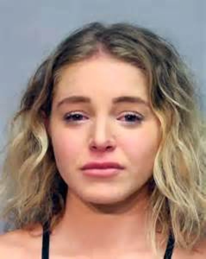 
Prominent OnlyFans Star & Model, Courtney Clenney, was arrested for killing her boyfriend 