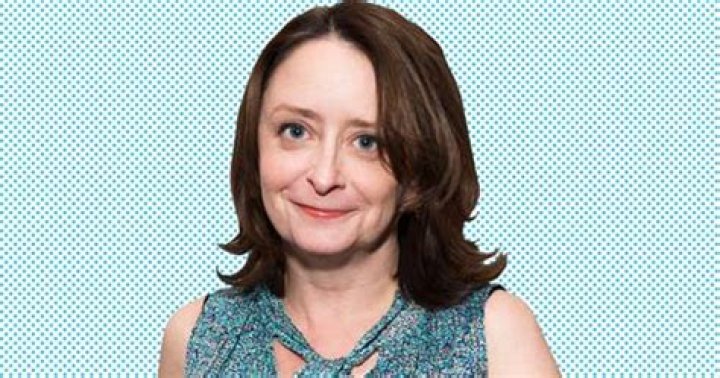Rachel Dratch’s Net Worth 2023 : Biography, Age, Family, Religion, Salary, Income & Assets - Check Details - SarkariResult