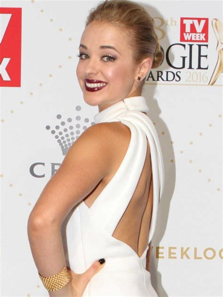 Raechelle Banno Height, Weight, Net Worth, Age, Birthday, Wikipedia, Who, Nationality, Biography