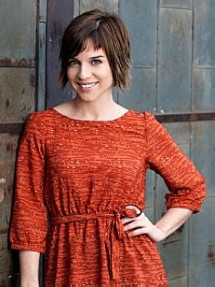 Renée Felice Smith: dating, net worth, tattoos, smoking & body measurements