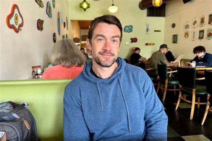 Robert Buckley Net Worth