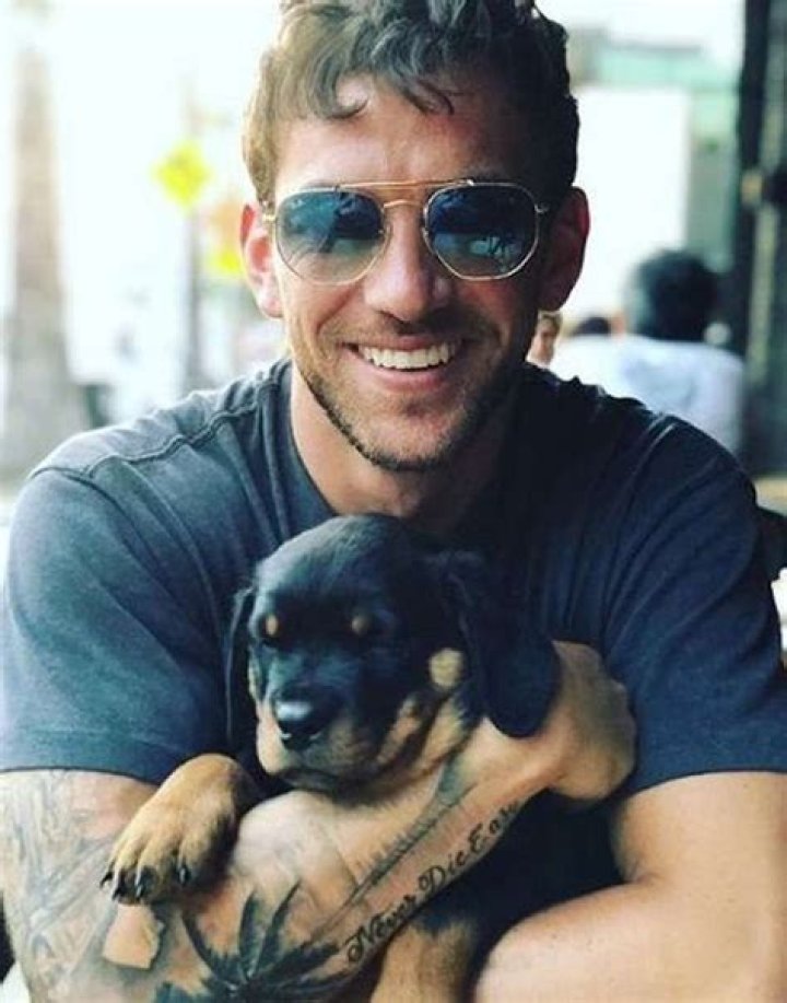 Robert Michaels Net Worth