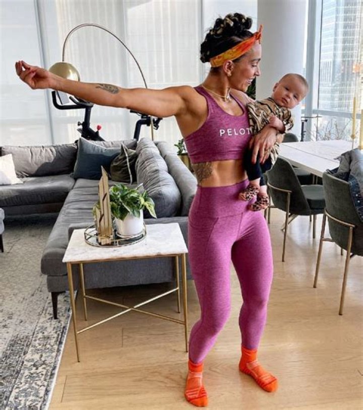 Robin Arzon Net Worth, Husband, Salary, Spouse, Married, Pregnant, Height, Birthday, Biography, Wiki