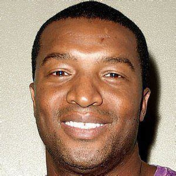 Roger Cross Net Worth