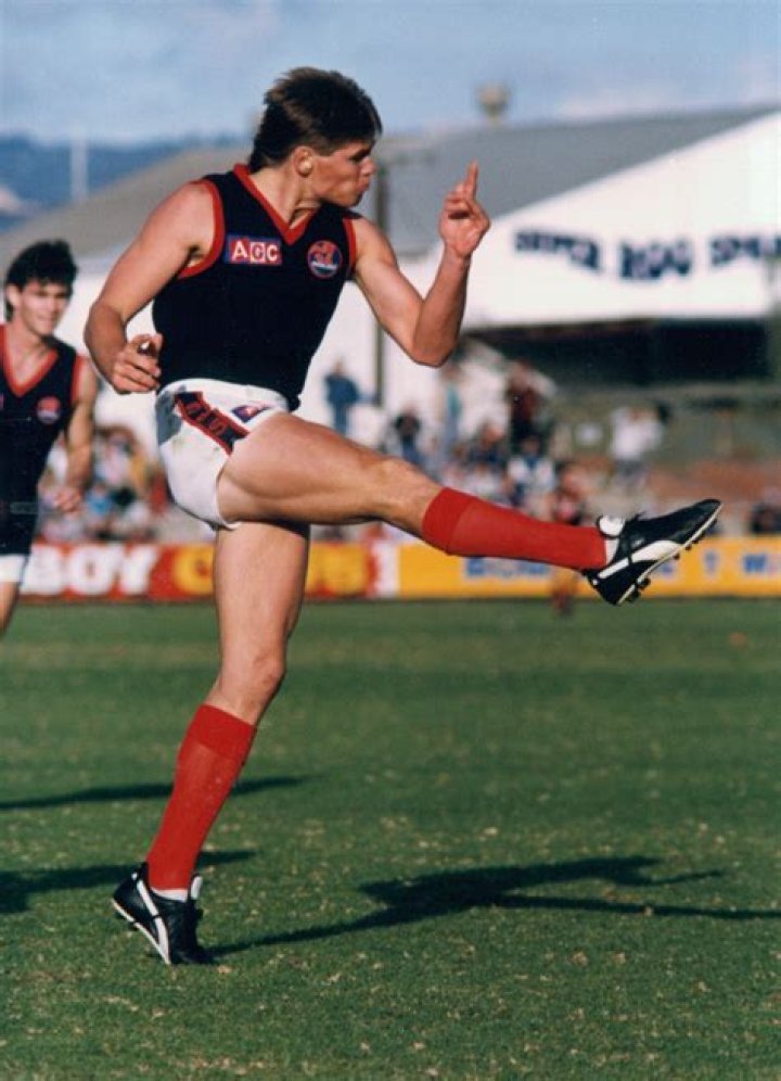 Roger Scott (American football)