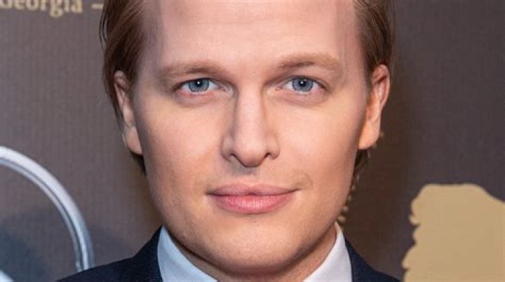 Ronan Farrow Net Worth