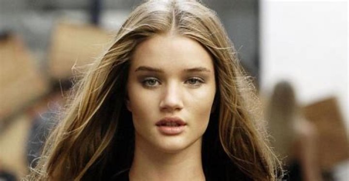 Rosie Huntington-Whiteley Height, Measurements, Bra Size, Shoe Size