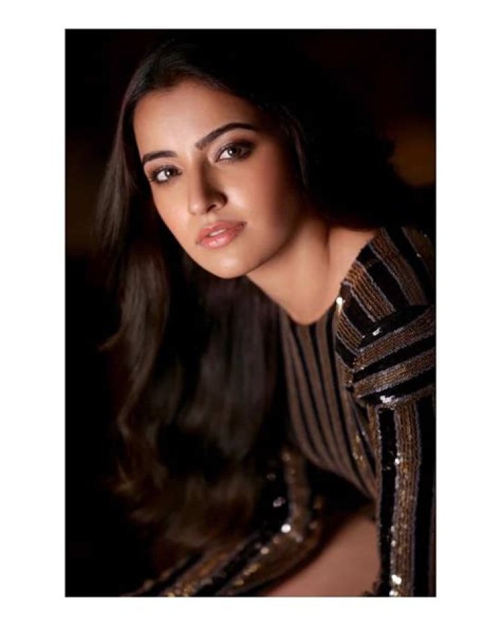 
Rukshar Dhillon Height, Weight, Net Worth, Age, Birthday, Wikipedia, Who, Nationality, Biography 