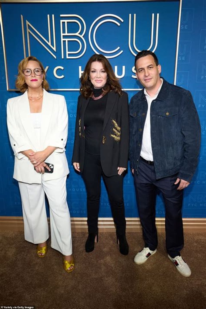 S. E. Cupp Biography, Age, Family, Husband, Career, Instagram and Website