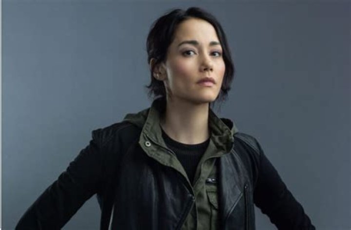 Sandy Holt Net Worth