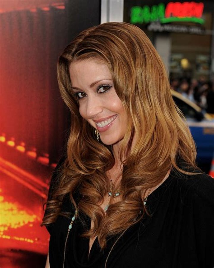 Shannon Elizabeth Net Worth: Details About Age, Shows, TV, Relationship - SarkariResult