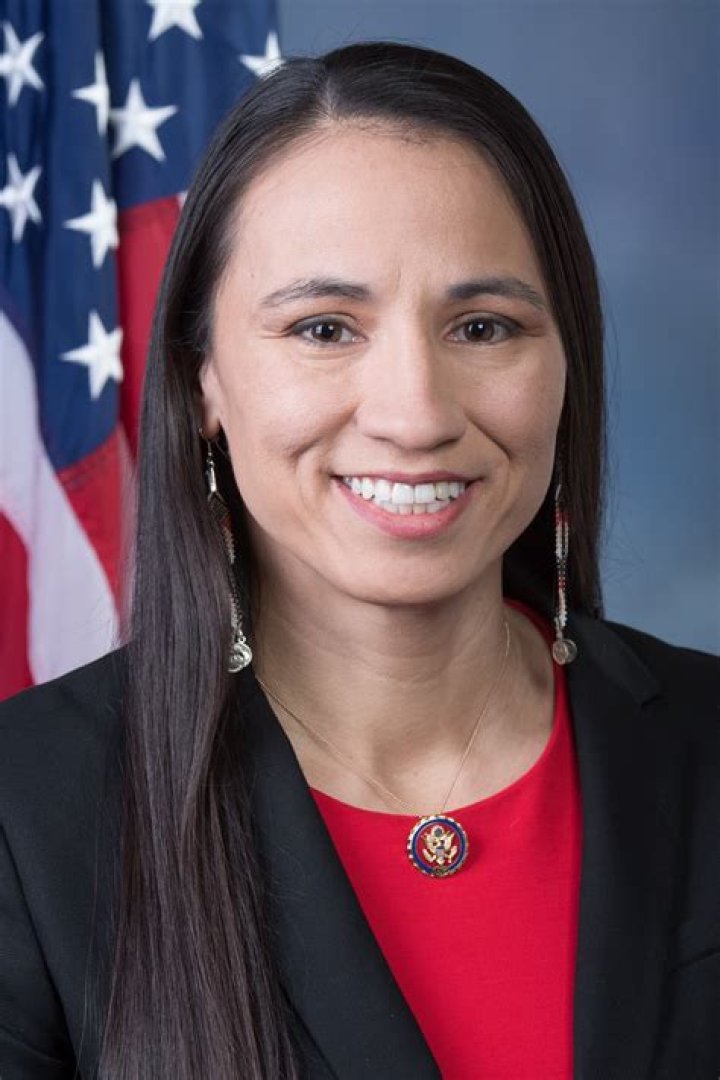 Sharice Davids (Politician) Age, Wiki, Biography, Husband, Twitter, Salary, and Net Worth