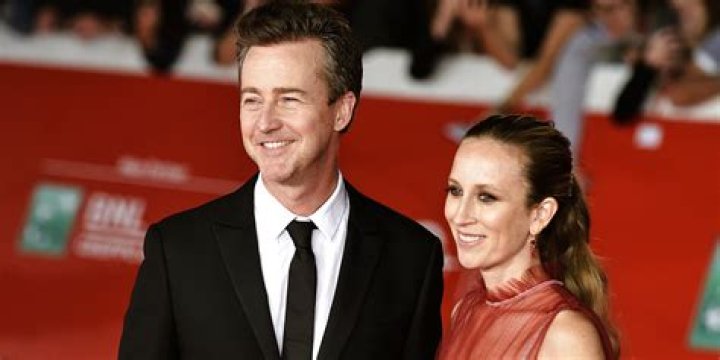 Shaun Robertson: Who is Edward Norton‘s wife?