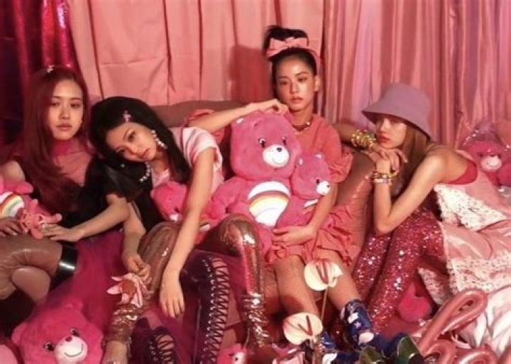 
“She’s for real gorgeous”: BLACKPINK’s Jennie charms Berlin fans with her new hairstyle at their BORN PINK tour 