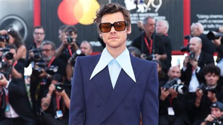 
Simon Cowell Says Harry Styles ‘Definitely Wouldn’t’ Spit On Chris Pine Amid ‘Don’t Worry Darling’ Drama 