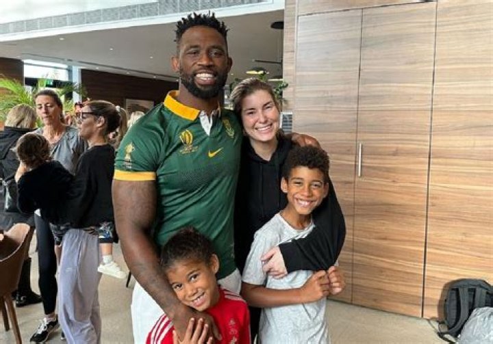 Siya Kolisi Biography: Age, Wife, Children, Family, Salary, Net Worth & Photos