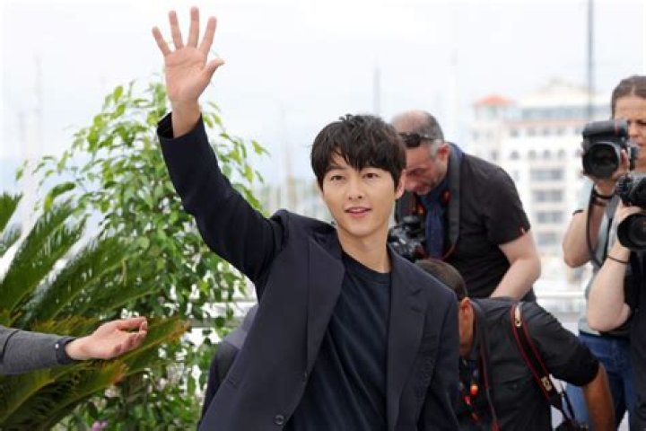 Song Joong-ki Height, Weight, Net Worth, Age, Birthday, Wikipedia, Who, Nationality, Biography