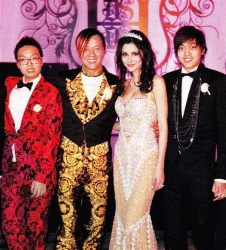 Stephen Hung Children And Wife Deborah Hung