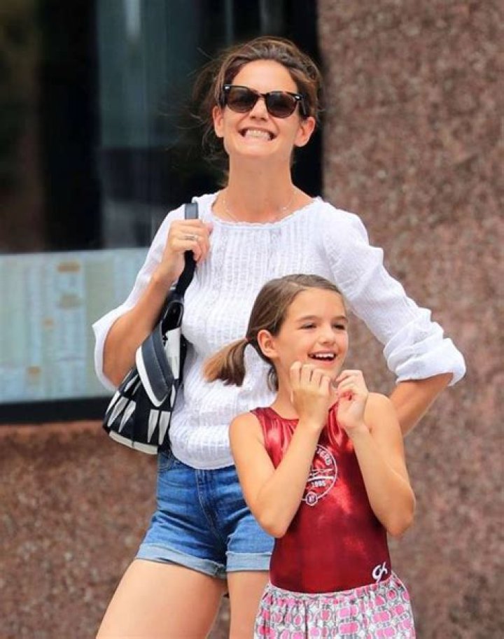 Suri Cruise Wiki, Age, Net Worth, Parents, Family, Instagram, Height, Grandparents