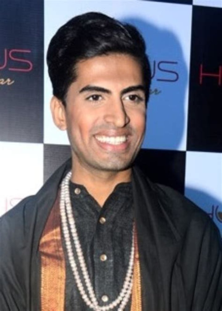 
Sushant Divgikar Height, Weight, Net Worth, Age, Birthday, Wikipedia, Who, Nationality, Biography 