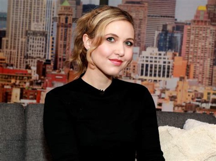 Taylor Tomlinson Diagnosed As Bipolar – Her Mental Heath Parents And Net Worth Details