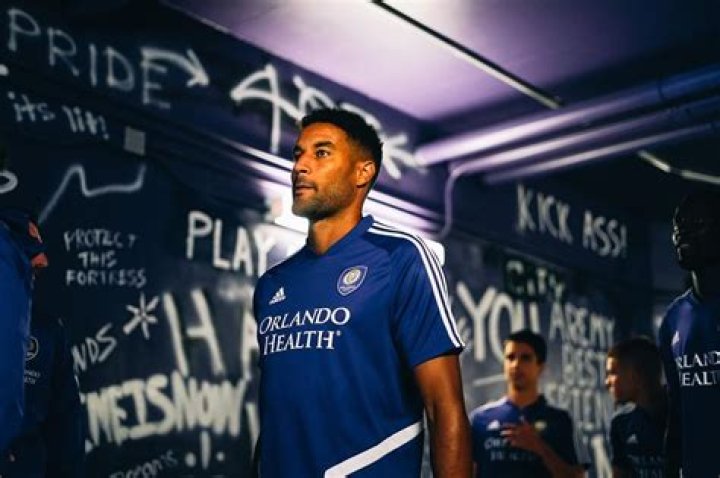 Tesho Akindele’s biography, net worth, fact, career, awards and life story