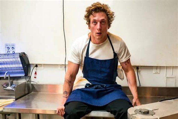 
‘The Bear’ ‘s Jeremy Allen White Is ‘Incredibly Grateful’ for Globes Win, Tells Wife ‘I Love You Deep in My Bones’ 