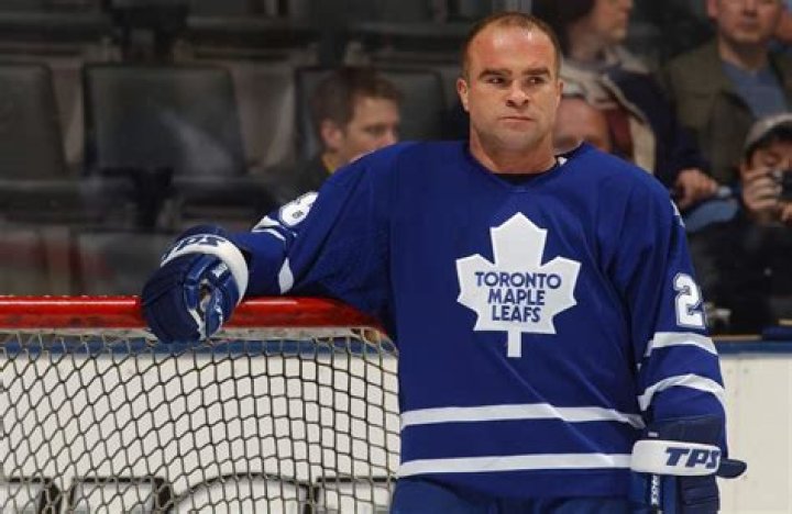 Tie Domi