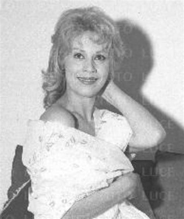 Tina Gloriani Net Worth