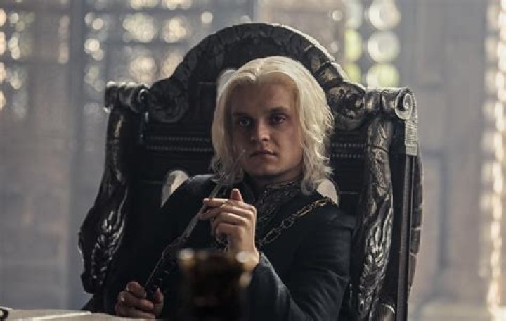 Tom Glynn-Carney Might Be Gay But Has Never Come Out, Partner Family And Net Worth