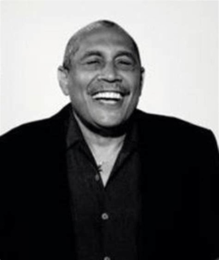 Tony Singletary Net Worth